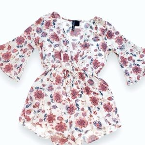 Luna Chix Romper 3/4 Bell Sleeve Faux Wrap V Neck Ivory Pink Blue Floral Large